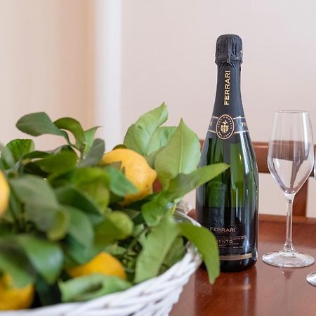 Noliday Suite Riviera Luxury Sea Flat Экстерьер фото