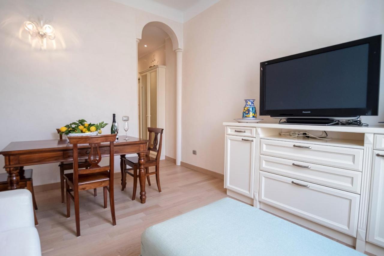 Noliday Suite Riviera Luxury Sea Flat Экстерьер фото